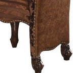 Sedia da pranzo tradizionale con schienale alto, ecopelle bicolore e rovere ciliegio, borchie decorative, seduta imbottita