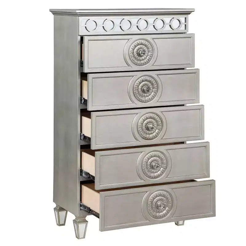 Cassettiera decorativa Varian da 31" con finitura argento e a specchio - Acme Furniture
