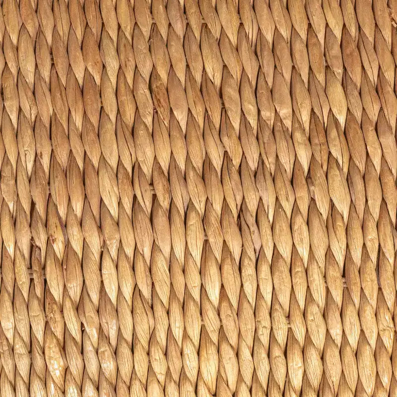 Tavolino d'appoggio Storied Home intrecciato in giacinto d'acqua e legno marrone: Struttura in mogano, nessun assemblaggio richiesto