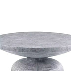 Tavolino rotondo da 76 cm, piano in fibra di cemento grigio anticato, finitura invecchiata, base a piedistallo, nessun assemblaggio richiesto