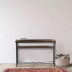 Consolle stretta da 48", piano in acacia massello, gambe in ferro industriale, stile rustico-country, finitura grigia